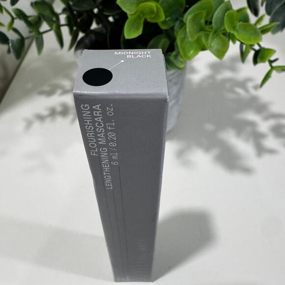 R.e.m beauty Flourishing Lengthening Mascara - Picture 4 of 7